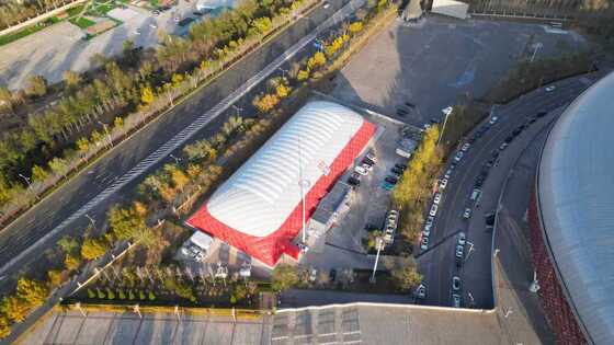 AirBrother 30×50m Hava Desteklenen Membran Bina    1,500m2 Modüler Kubbe Çözümü